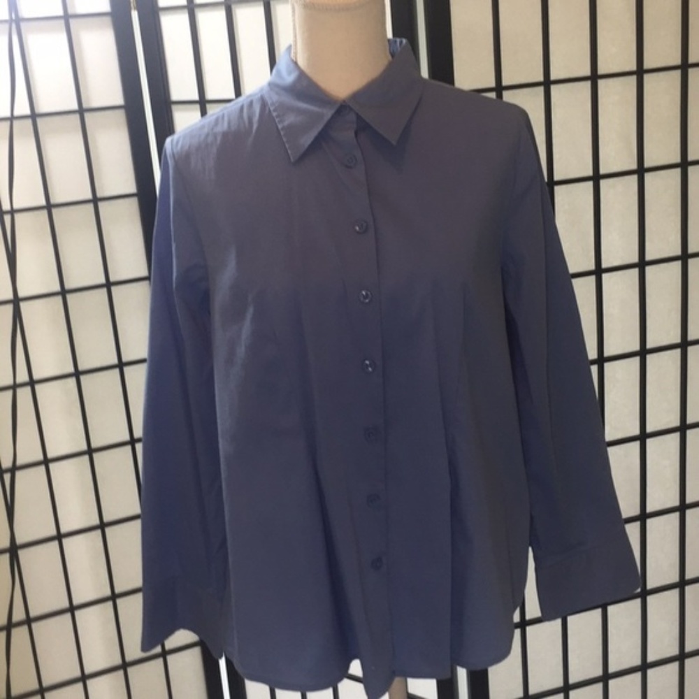 Like New! New Additions Maternity Top Size Medium